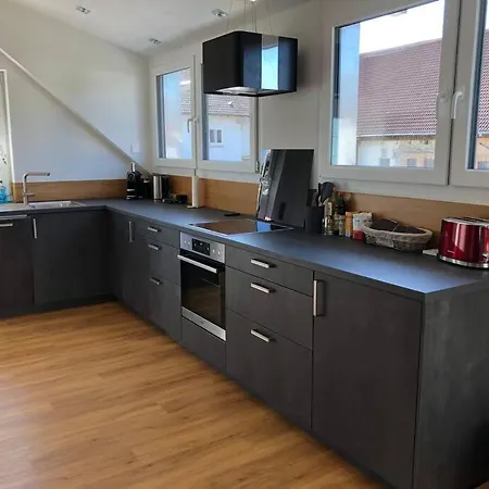 Neue Luxurioese In Ruhiger Lage *